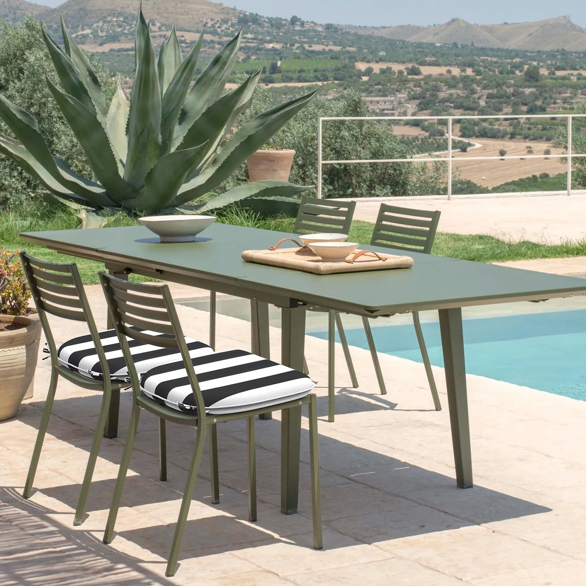 DYTXIII cushions with ties help anchor on chairs securely