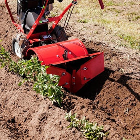 EARTHQUAKE Hiller-Furrower Kit creates precise furrows and potato mounds in gardens