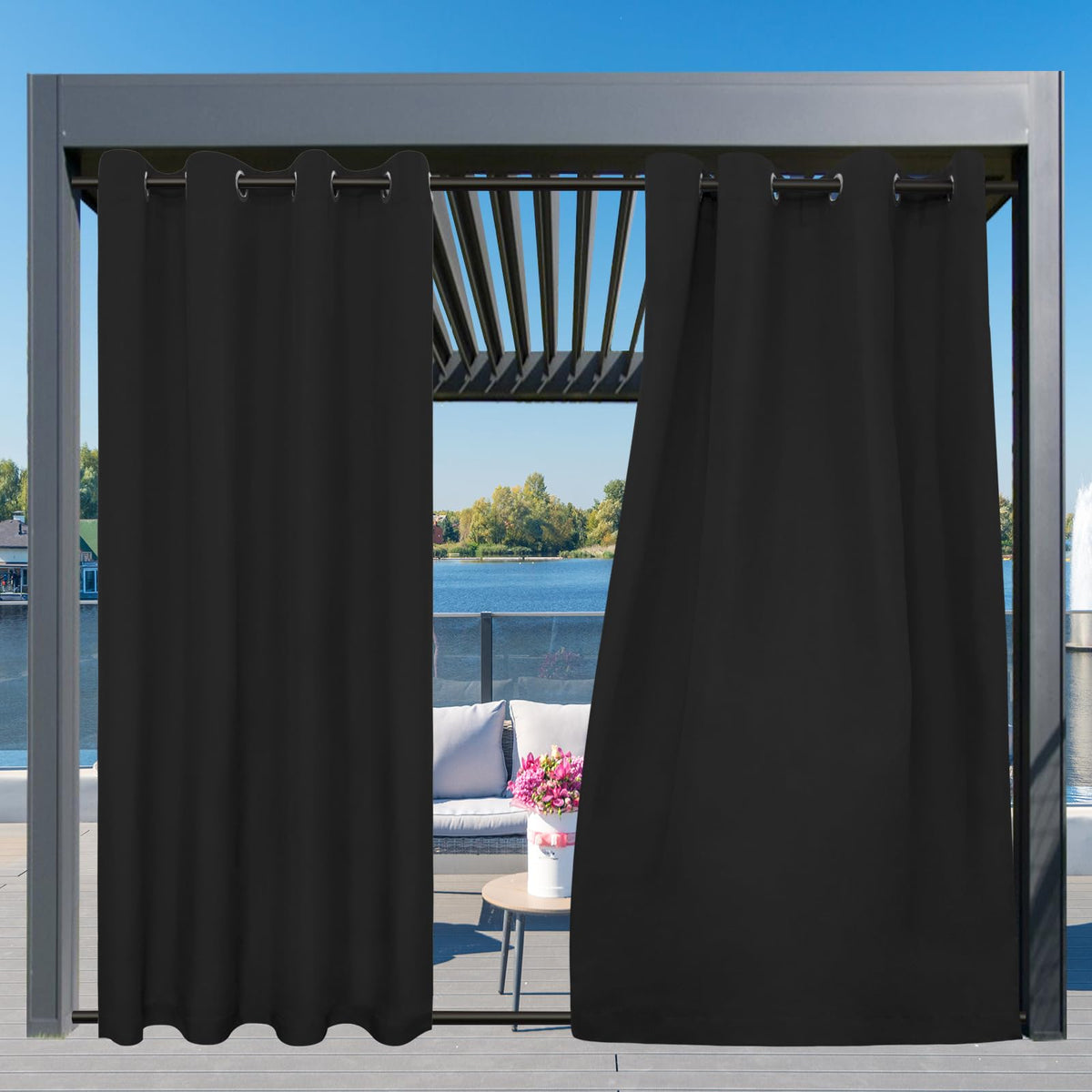 Waterproof Oxford fabric from Easy-Going reduces moisture intrusion.