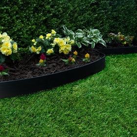 EasyFlex edge keeps grass back, creating a neat lawn-to-bed transition.