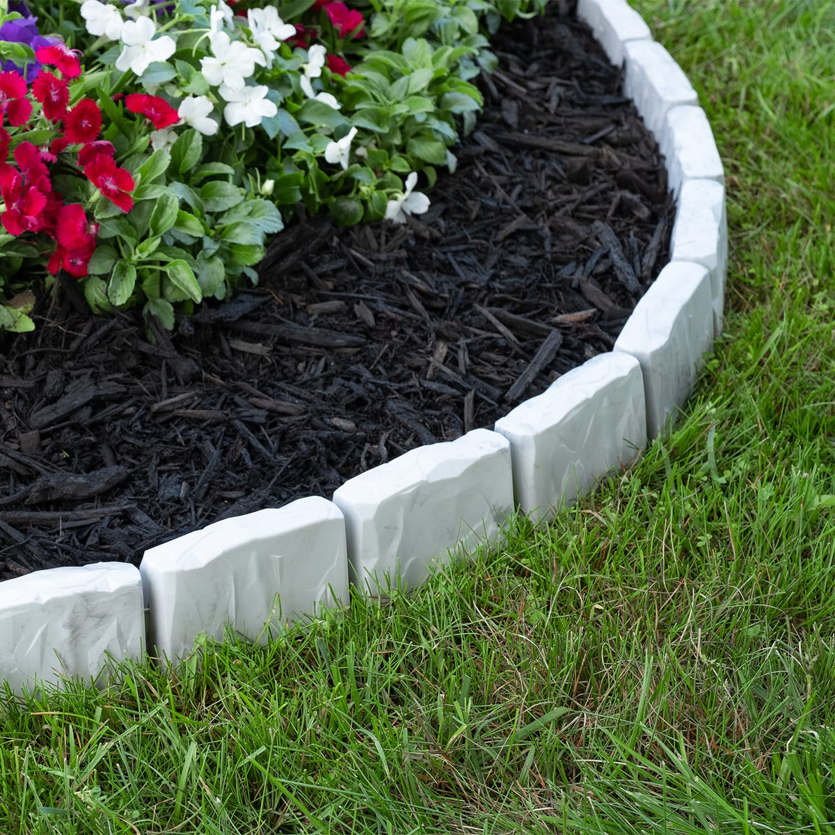 EasyFlex No-Dig edging used as tree ring to protect roots.