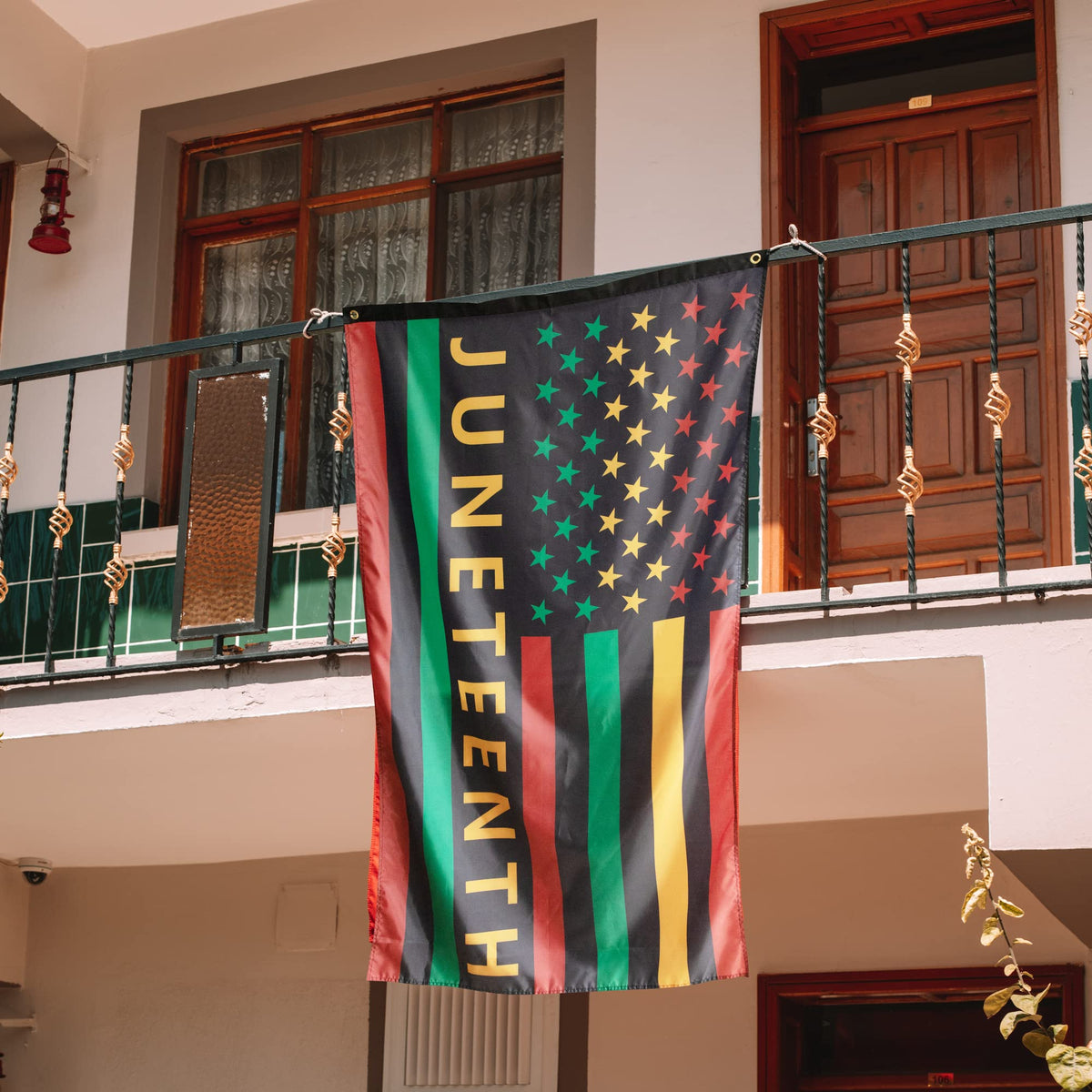 EBaokuup 3x5ft flag set makes a thoughtful holiday gift.