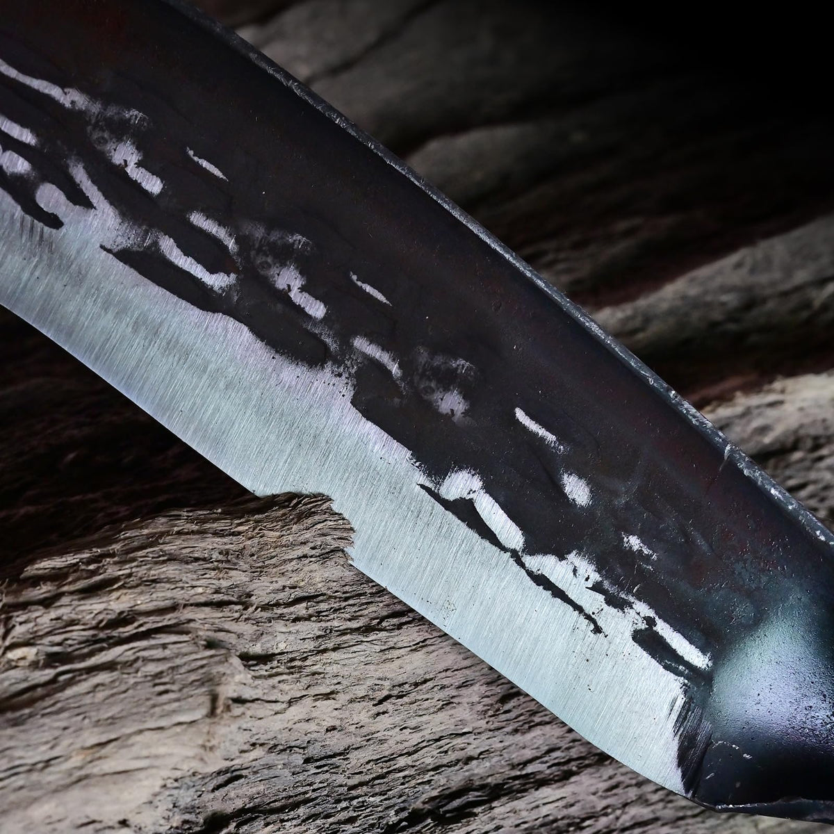 EcoDigiLife sheath cowhide close-up, durable protection for the blade.
