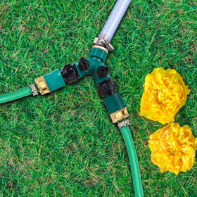 ECOESPTI quick-connect adapters simplify hose connection.