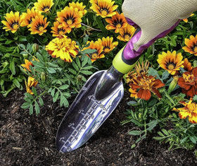 Edward Tools Transplanter Trowel shows ergonomic soft rubber handle for comfortable planting