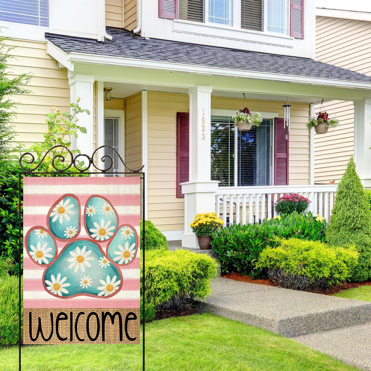 EKOREST two-sided stripes design highlights cheerful yard decoration.