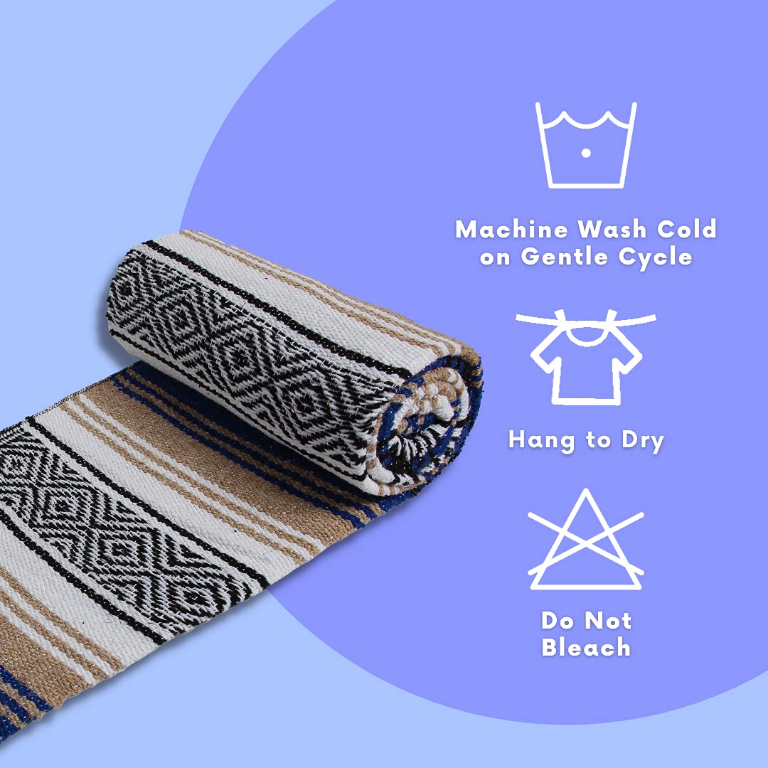 El Paso Designs versatile blanket for yoga, picnics, or outdoor relaxation.