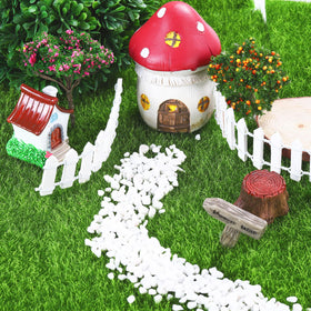 Elcoho miniature garden DIY scene featuring easy-to-fit grass patches.