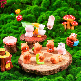 Emphasisy capybara cake toppers enhance dessert presentation.
