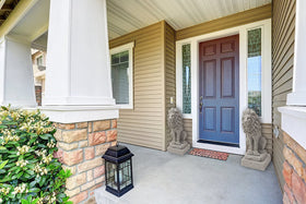 EMSCO Guardian Lion statue in durable resin provides outdoor weather resistance
