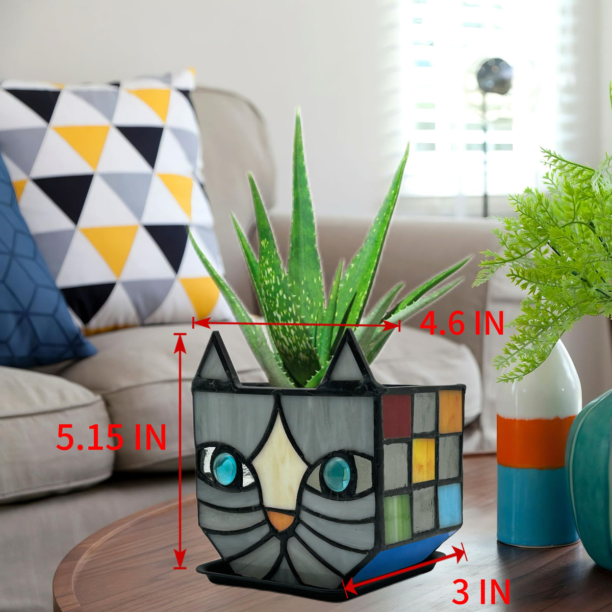 Entlityful gray cat planter doubles as dried flower display or candle holder