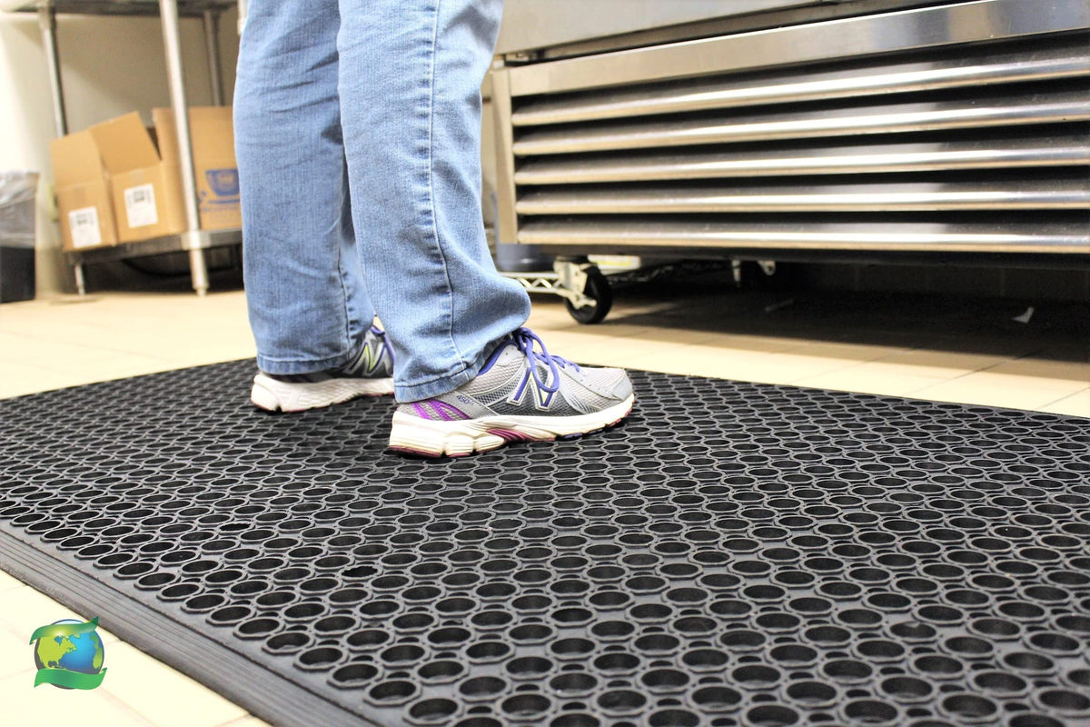 Envelor easy-clean mat designed for rinse-and-go maintenance