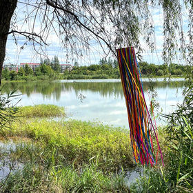 EONBES garden decor showcases vibrant hues that dance with breeze for porch or yard charm