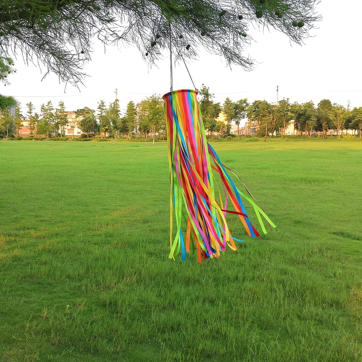 EONBES satin windsock in light green brings playful movement to the garden.