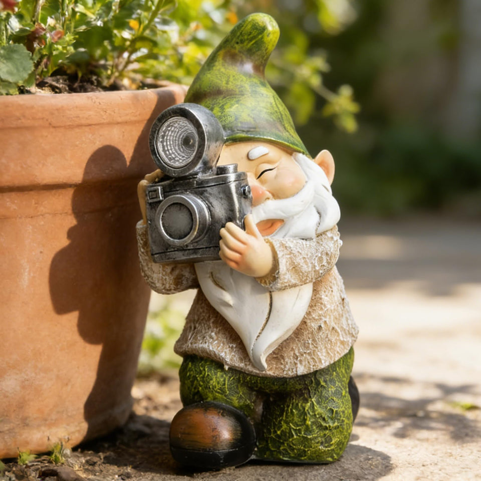 EPTUEGA garden gnome solar light illuminates outdoor paths with warm glow.