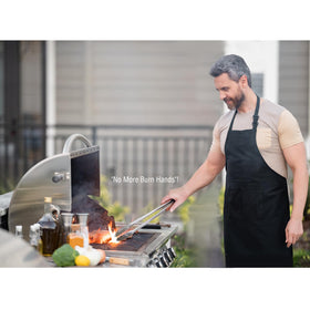 Esie Houzie locking mechanism tongs provide secure control while cooking.