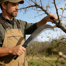 ETZOOEUU ergonomic anti-slip handle ensures stable, comfortable grip during long tasks.