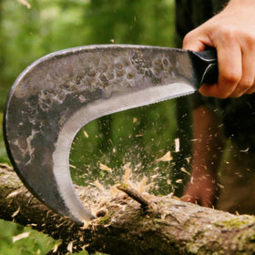 ETZOOEUU extendable handle design enhances leverage for yard work.