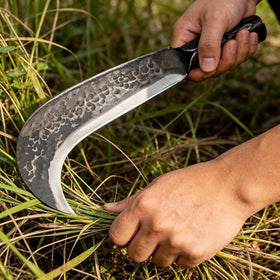 ETZOOEUU garden brush clearer tool helps trimming around borders.