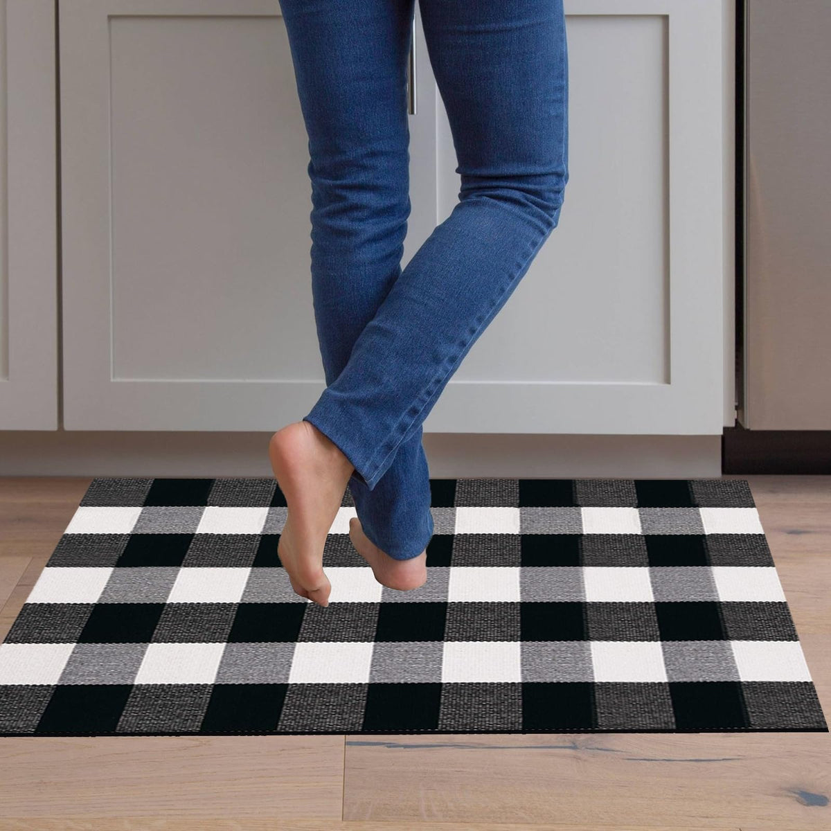Machine washable Euoloar rug with delicate cycle care