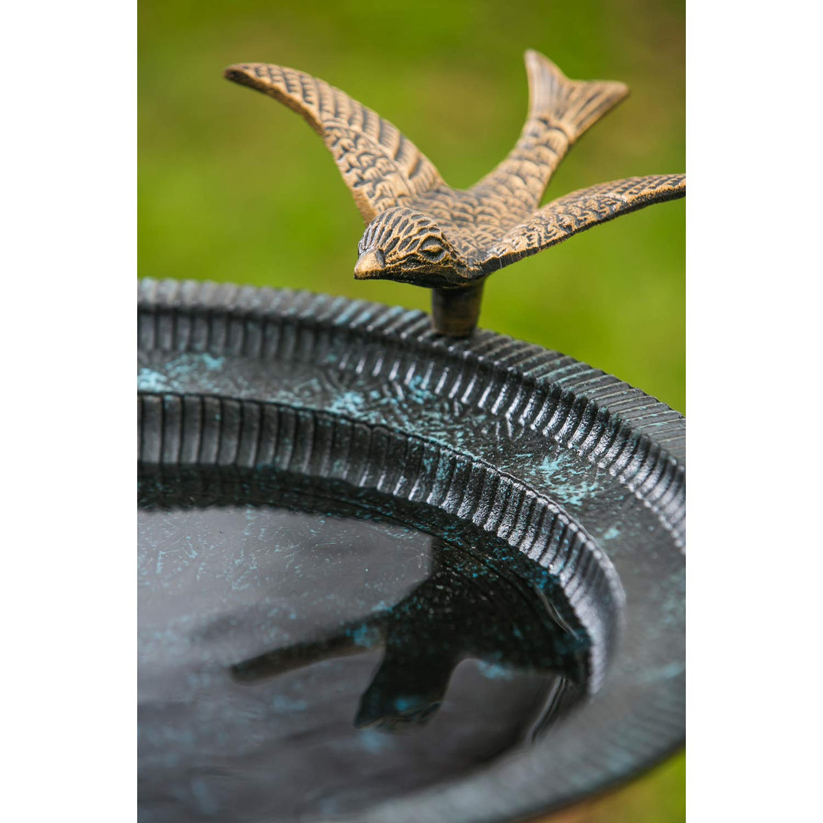 Easy tool-free assembly for Evergreen Garden bird bath setup
