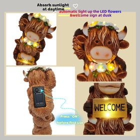 Evursua Highland Cow front door decor welcomes guests warmly.