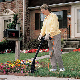 Easy line-change spool supports quick maintenance.