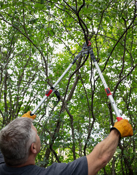 EZ Kut G2 ergonomic cushion grip reduces fatigue during pruning tasks.