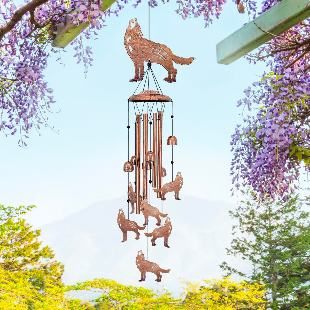 EZTZEN Wolf wind chimes crossing courtyard add character and charm.