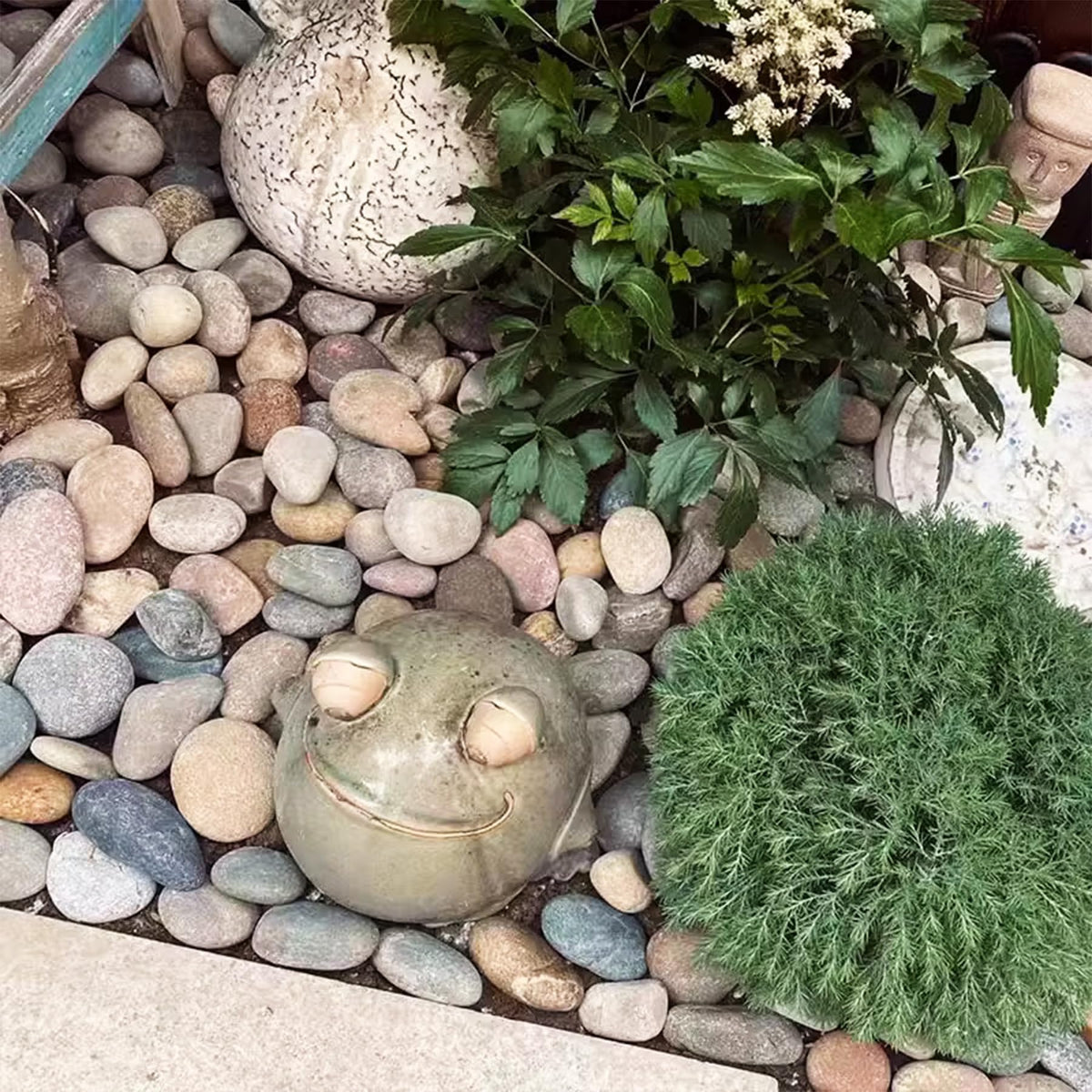 FAHAXIKI outdoor walkway stones create clean edging and pathways.