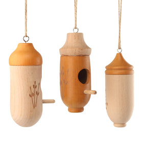 FaHuoJiuKa hummingbird house enhances backyard scenery inviting small birds.