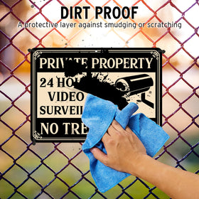 Faittoo six-pre-punched-holes sign enables quick mounting on fence or gate.