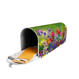 Famliihw housewarming gift mailbox cover offers festive style.