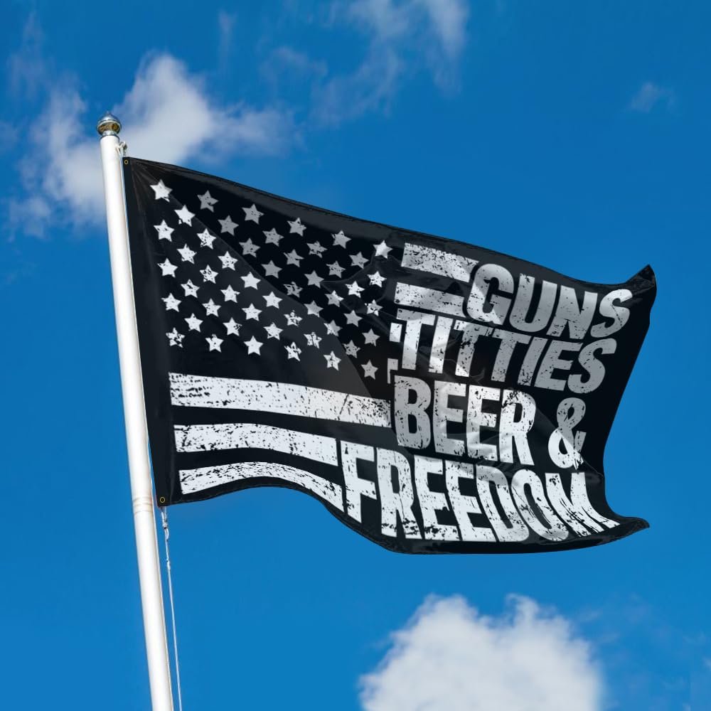FAMXAKAFLY Guns Beer & Freedom flag indoor-outdoor display for dorms.