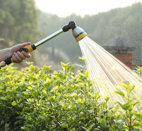 FANHAO thumb-control switch nozzle enables easy one-handed flow control.