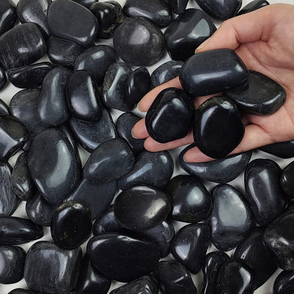 FANTIAN 10 lbs black pebbles for outdoor landscaping provide durable ground cover