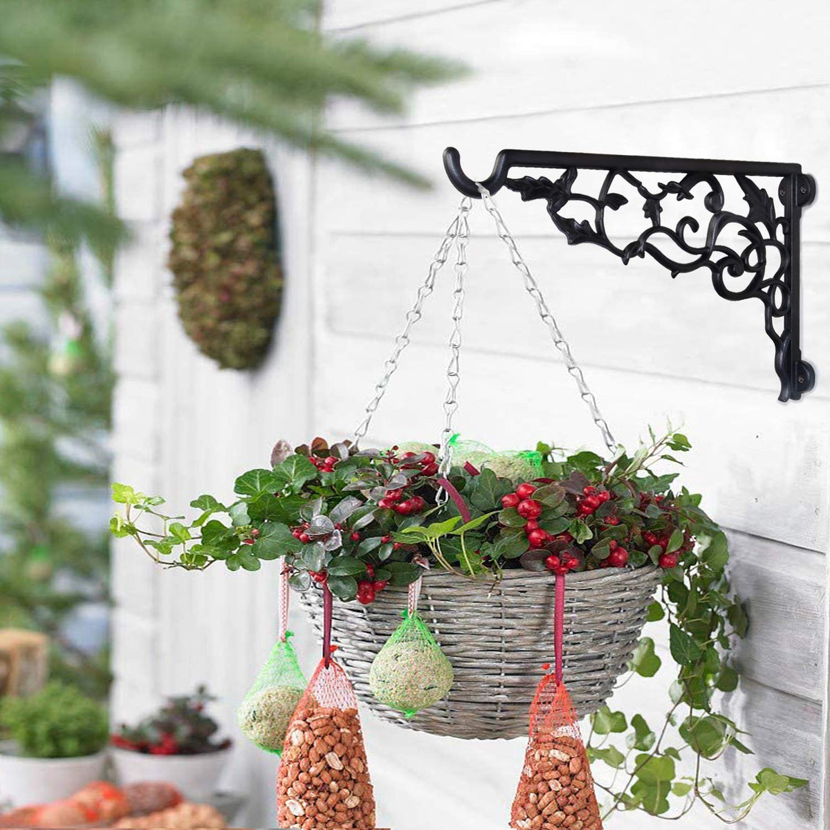Fashion&cool indoor-outdoor hanger ideal for lanterns, wind chimes, and bird feeders.