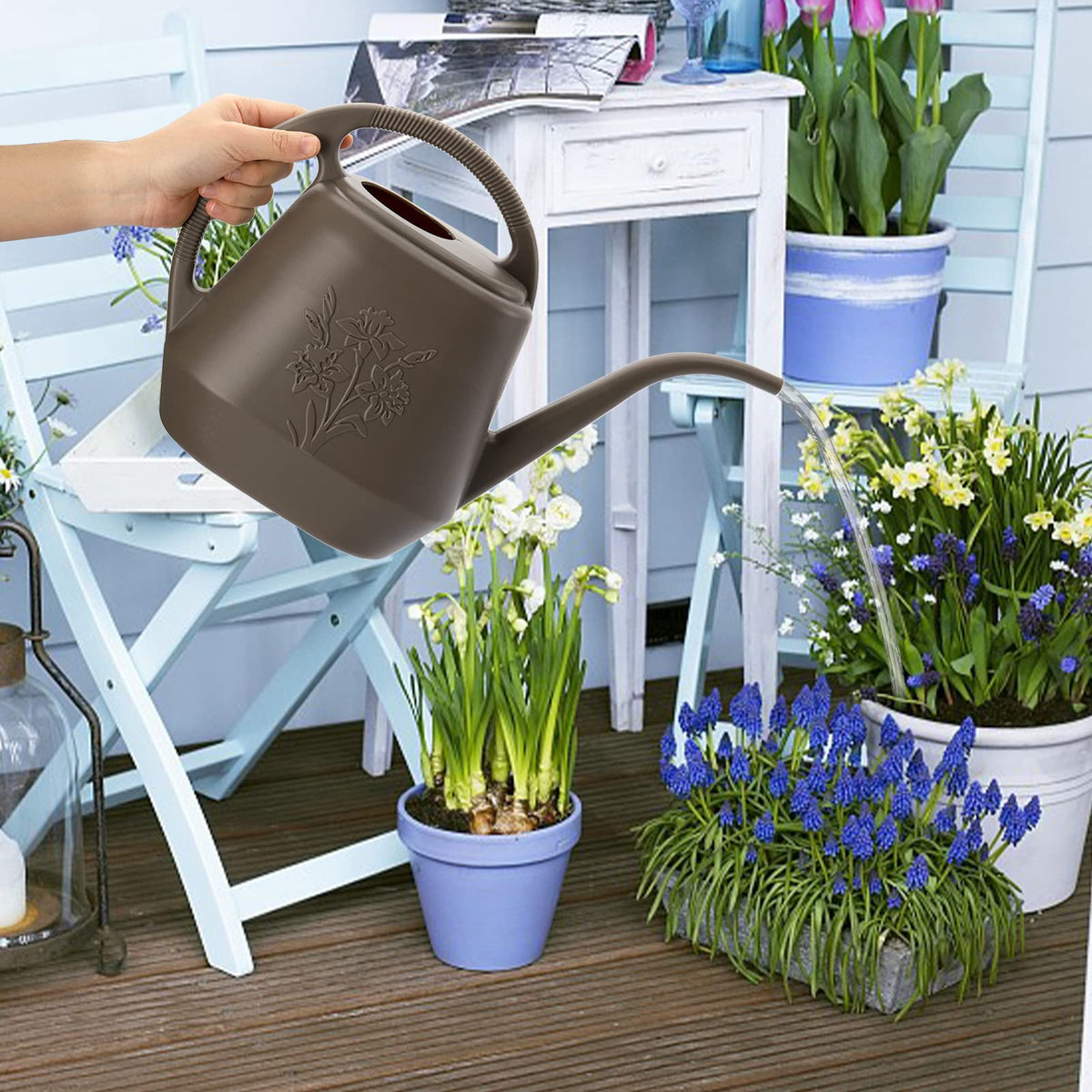 Fasmov indoor-outdoor watering can ideal for homes and offices.