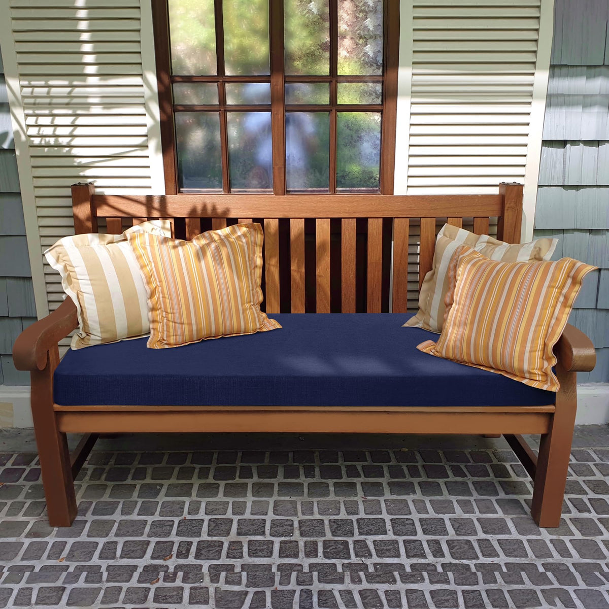 Favoyard bench cushion with hidden zip design