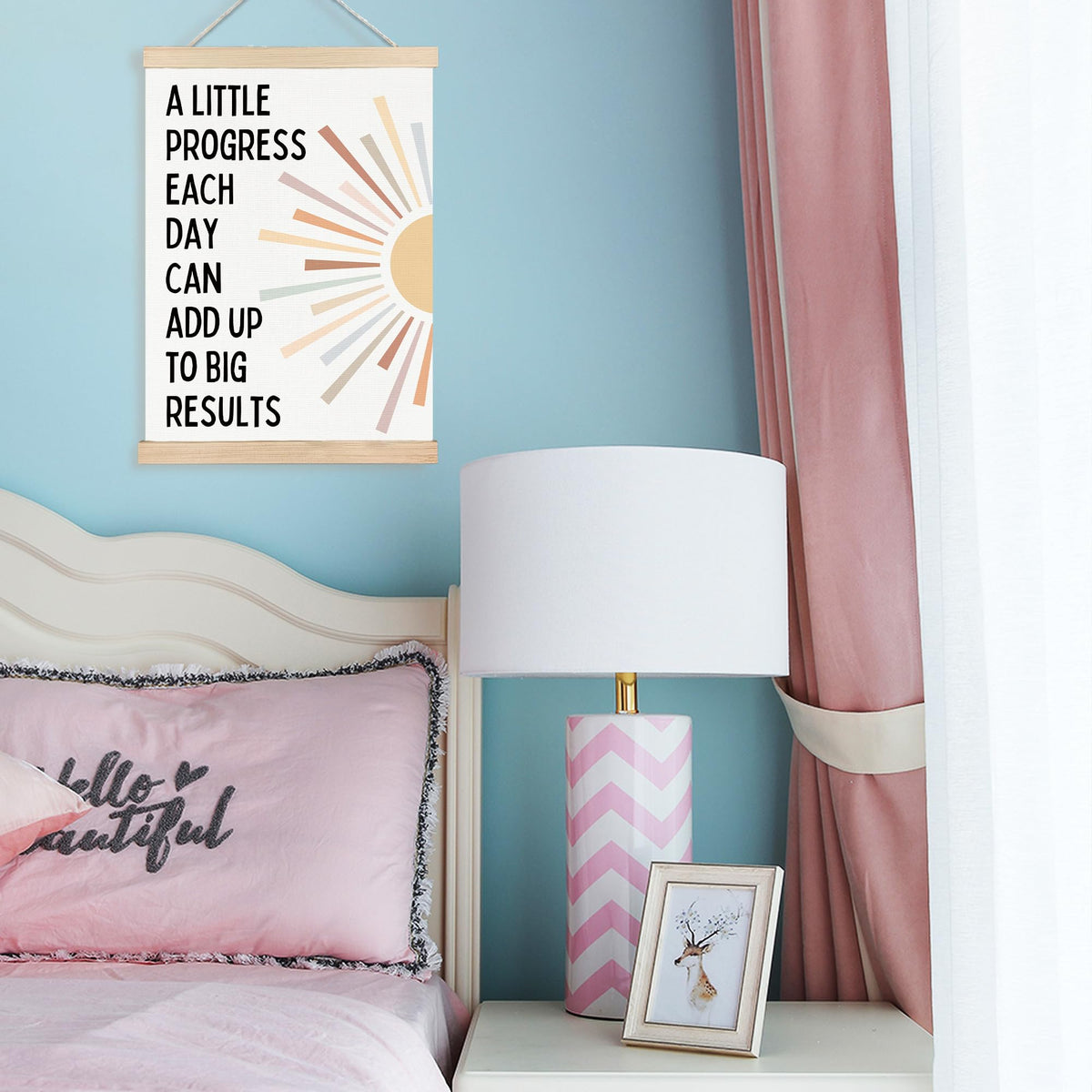 FDHSPAAM Lightweight dorm room decor ideal for small spaces.