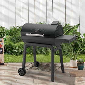 Feasto heat zones demonstration shows main grate and warming rack.