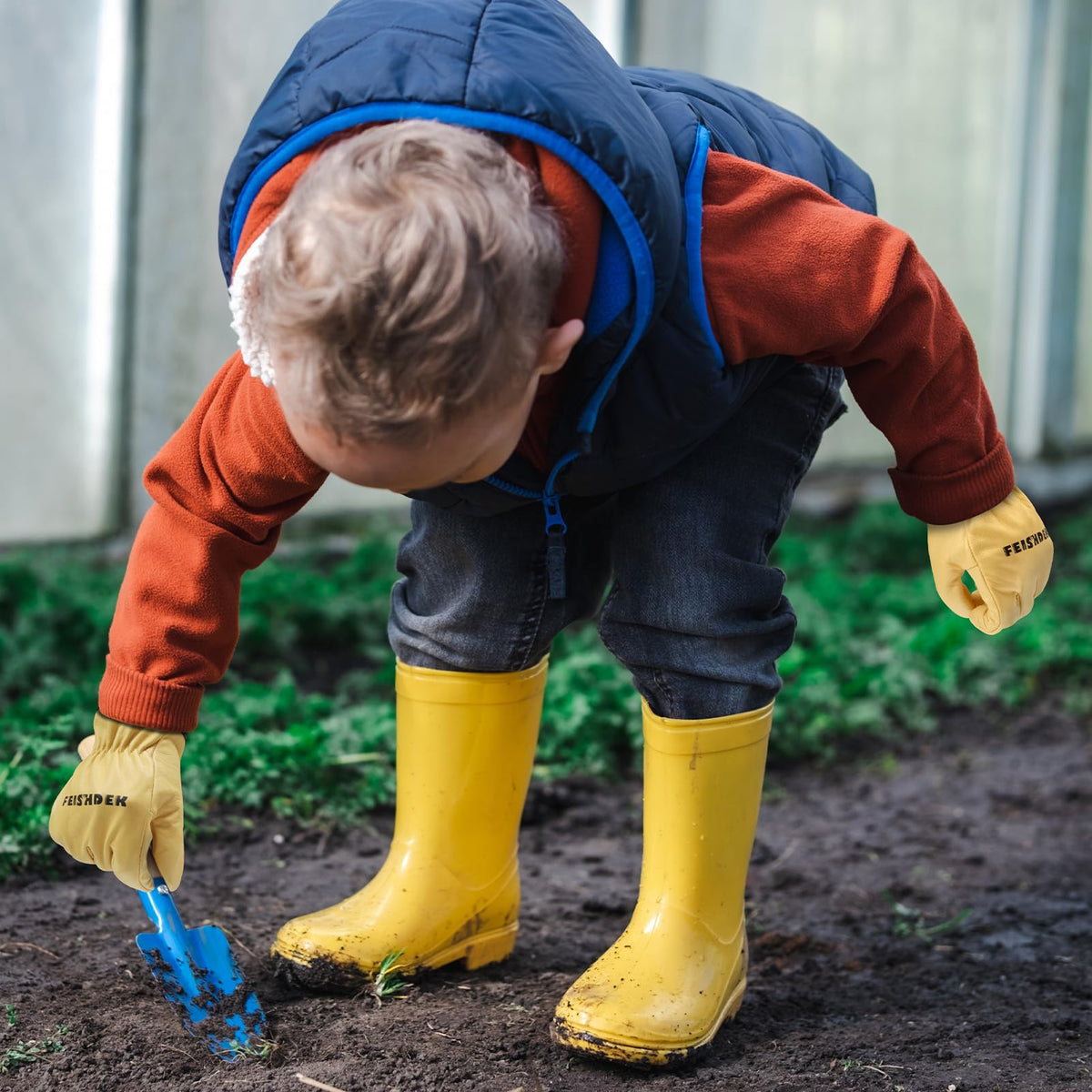 FEISHDEK Kids Leather Gardening Gloves packaging, ready for gifting and storage.