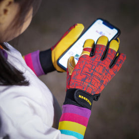 FEISHDEK gloves used on touchscreen devices for easy control