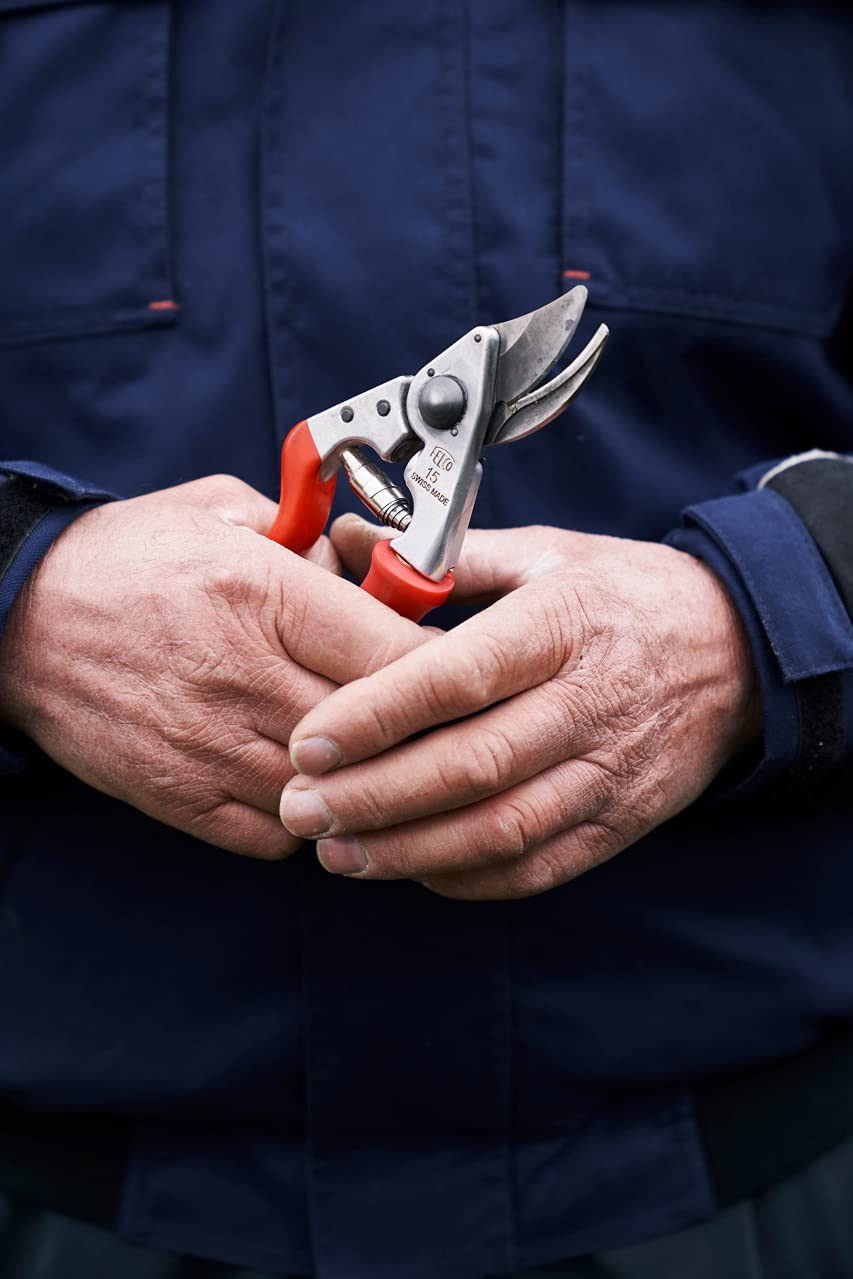FELCO F15 being used in a garden setting shows easy maintenance with replaceable parts