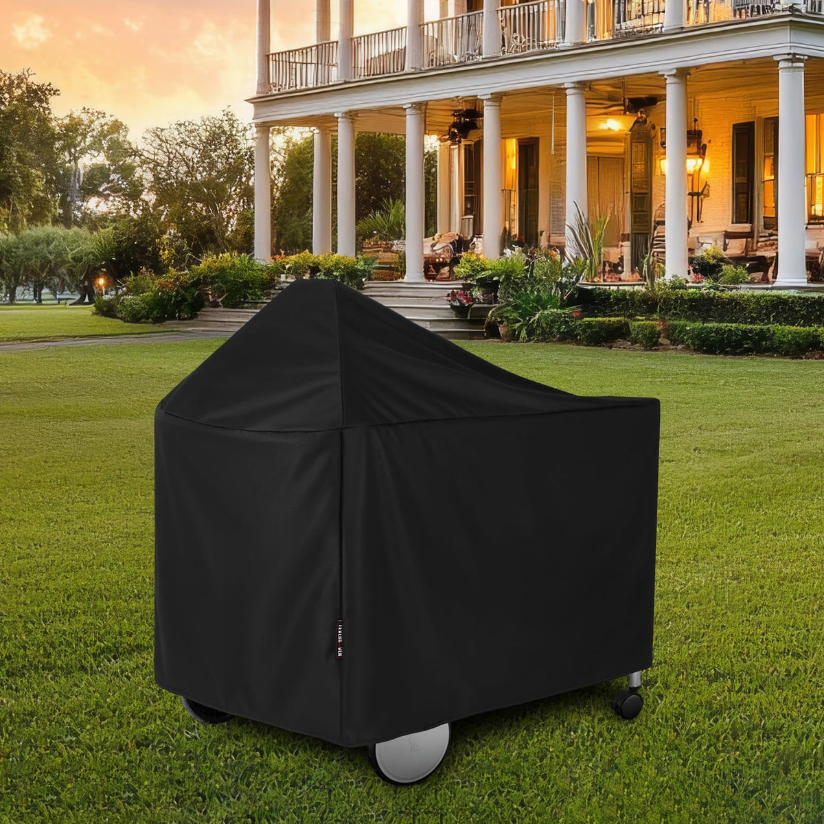 FEVERCOVER wind resistant straps stabilize the cover in gusty conditions