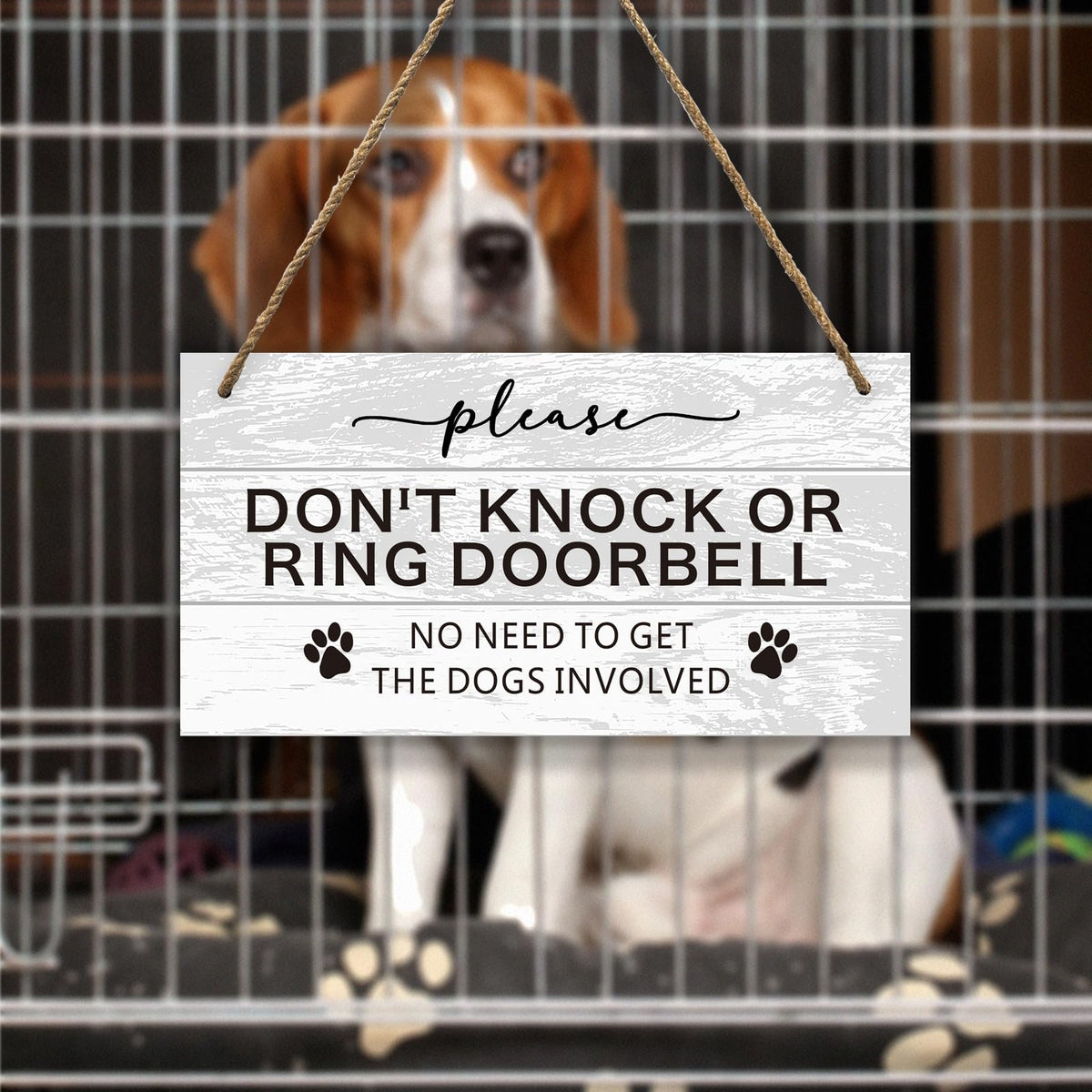 FEXICHUJI dog warning sign at gate highlights pet presence for safety
