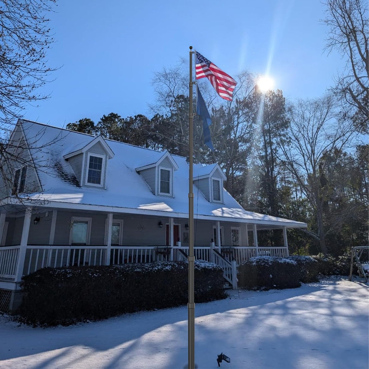 FFILY flag clips rotate 360 degrees to prevent tangling on windy days.