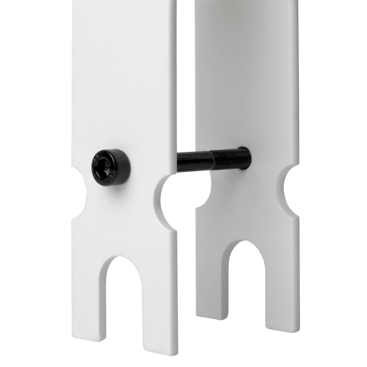 Fi-Shock heavy-duty steel construction ensures lasting durability for outdoor strainers.