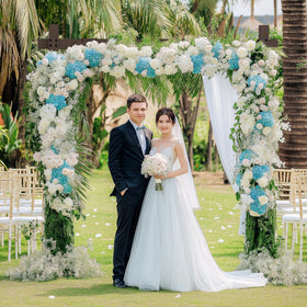Fikowo wooden arch is reusable and easy to store after events.
