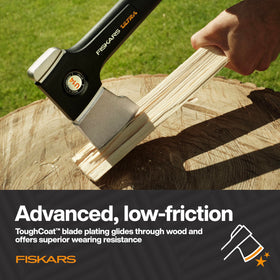 Fiskars Ultra Universal Axe U14 insert-head-connection keeps head secure.